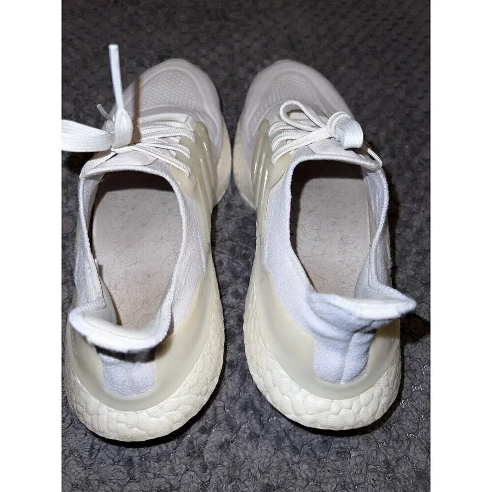 ADIDAS UltraBoost 22 Triple White Womens Sz 6